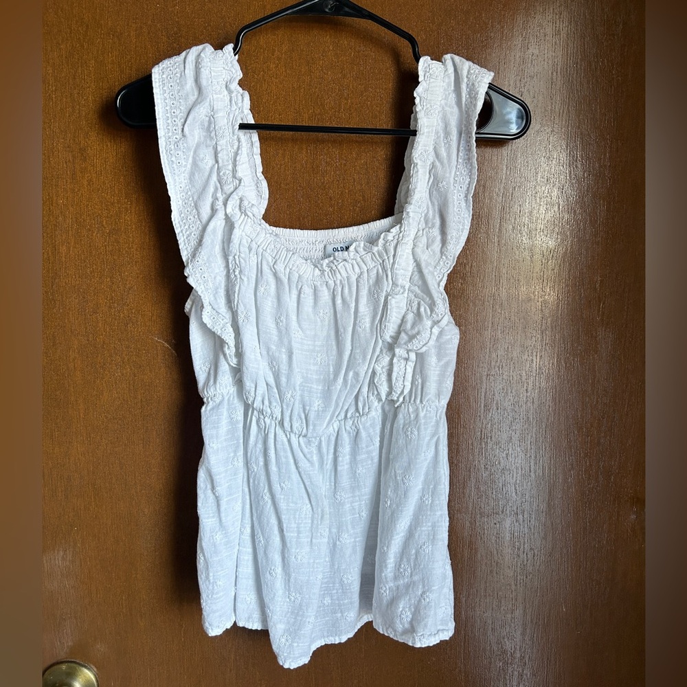 Old Navy Sleeveless Ruffled Embroidered Top - Small